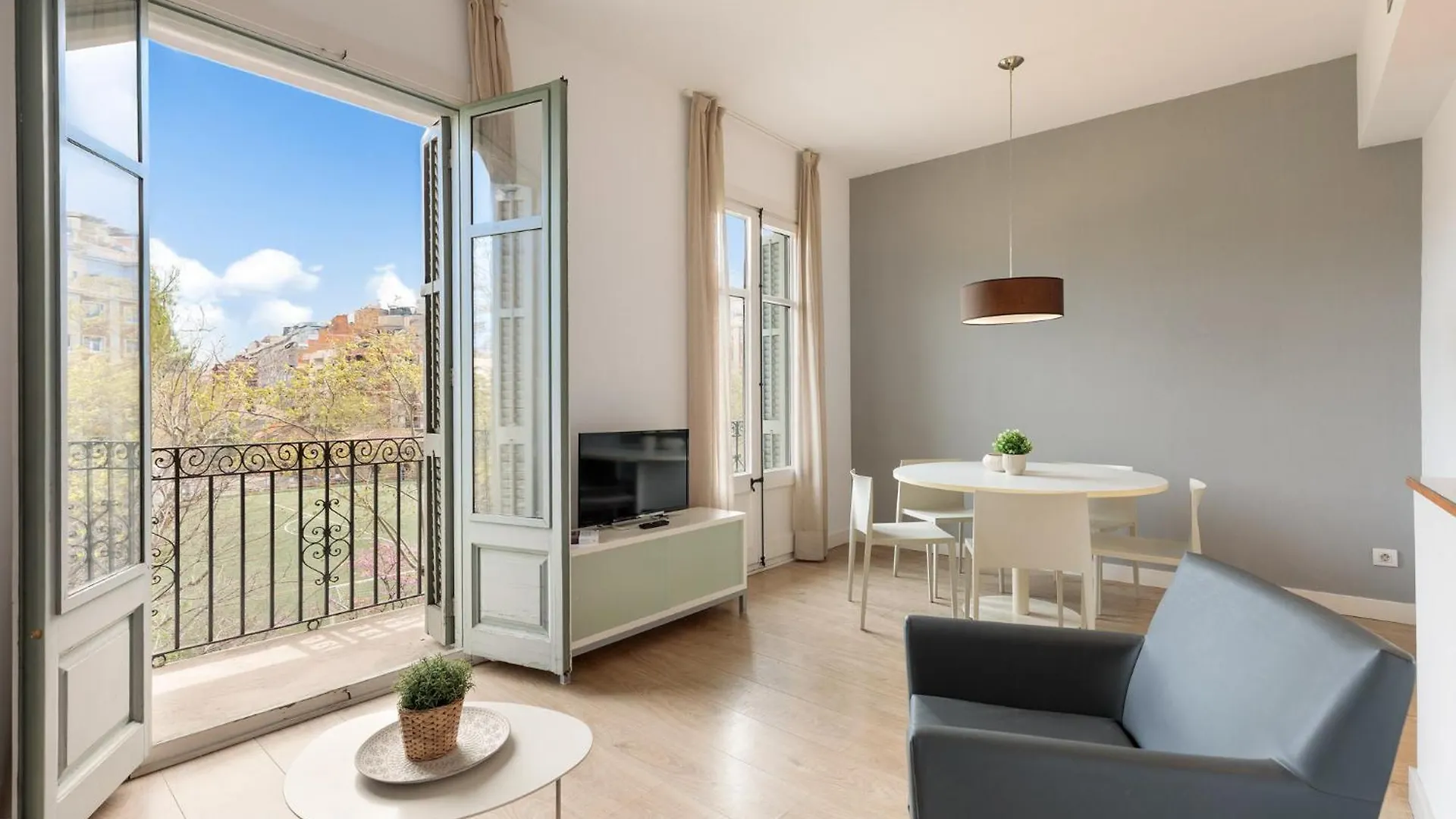 Ola Living Viladomat Barcelona Apartment