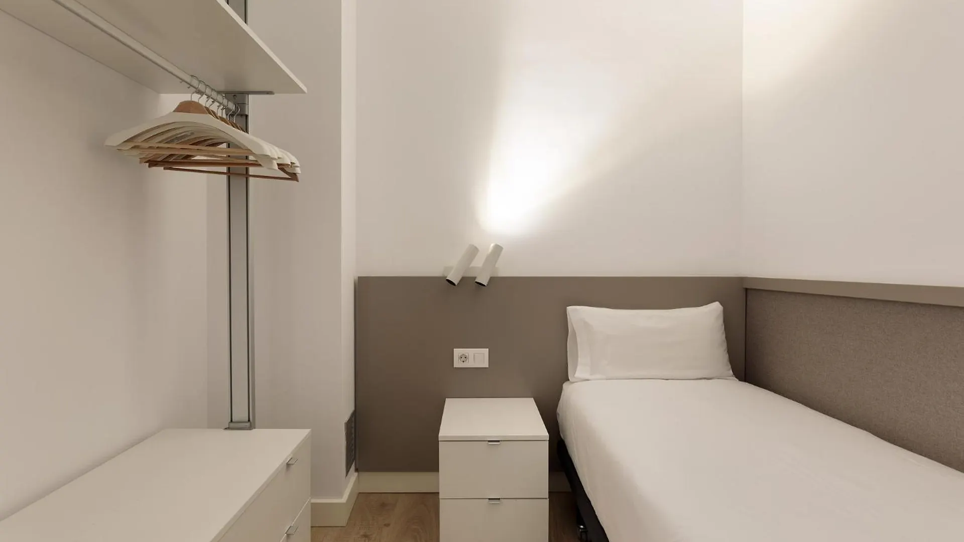 Ola Living Viladomat Barcelona