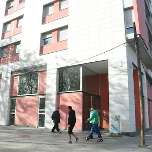 Residencia Universitaria Resa La Ciutadella Apartman